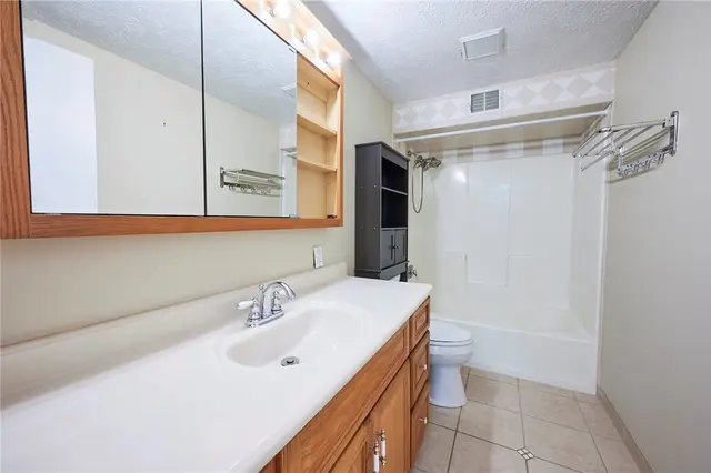 1205 Dutilh 4 gallery image 17