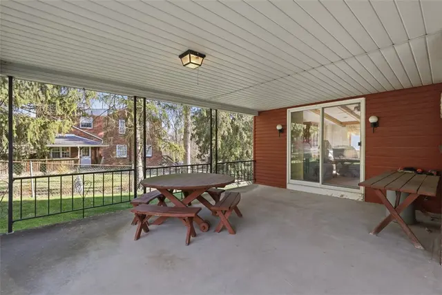 1207 Zeno Lane gallery image 31