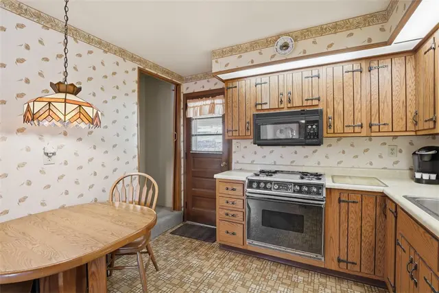 1207 Zeno Lane gallery image 44