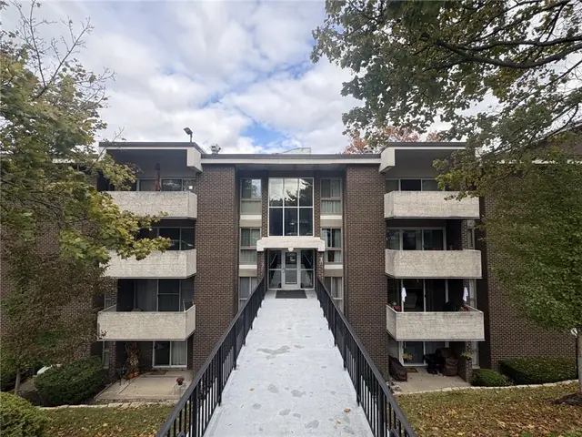 1208 Charlemagne Circle 1208