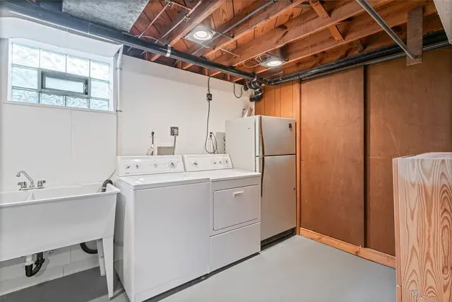 1209 Bingay Dr gallery image 3