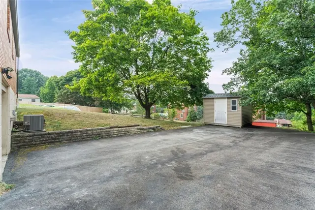 1209 Bingay Dr gallery image 12