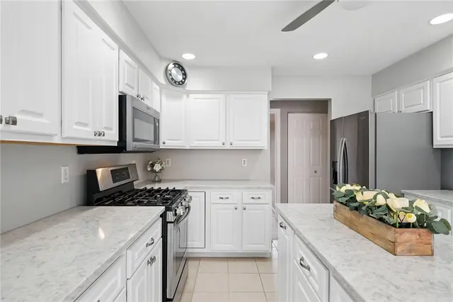 121 Ashley Hill Drive gallery image 12