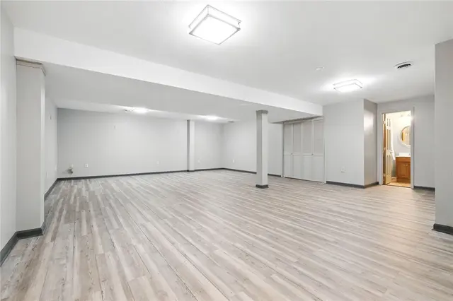 121 Ashley Hill Drive gallery image 18