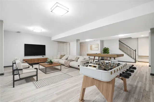 121 Ashley Hill Drive gallery image 24