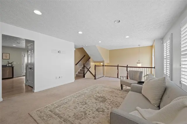 121 Bellefield Ct gallery image 2