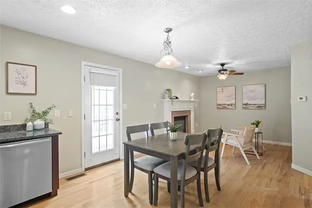 121 Bellefield Ct gallery image 4