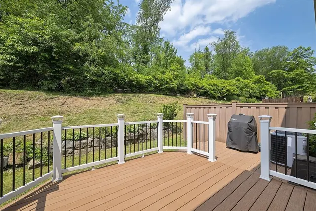 121 Bellefield Ct gallery image 11