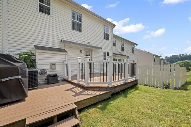 121 Bellefield Ct gallery image 12