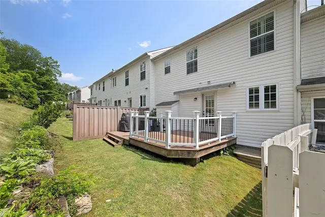 121 Bellefield Ct gallery image 25