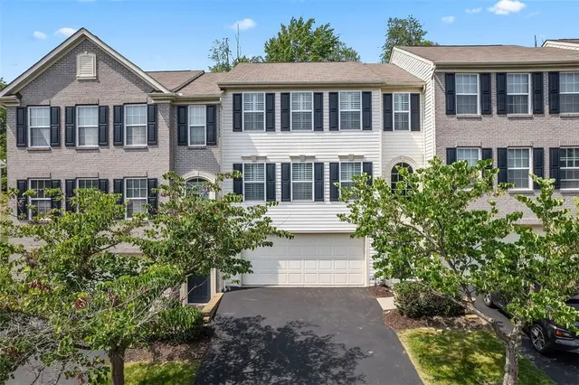 121 Bellefield Ct gallery image 34