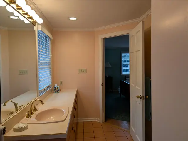 121 Berwyn Rd gallery image 8
