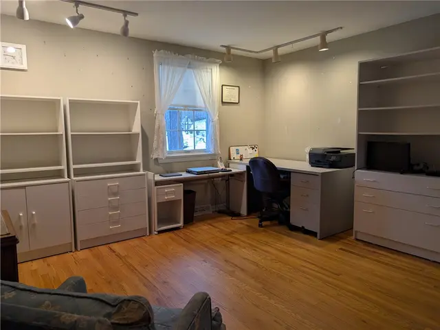 121 Berwyn Rd gallery image 16