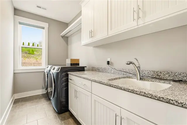 121 Birch Dr gallery image 4