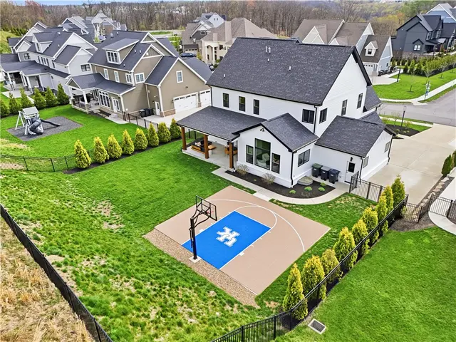 121 Birch Dr gallery image 17