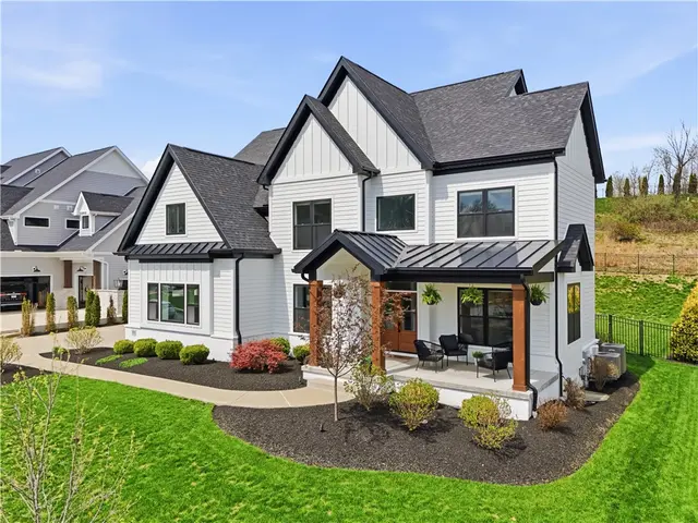 121 Birch Dr gallery image 32