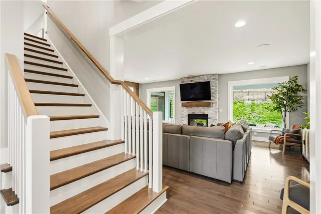 121 Birch Dr gallery image 38