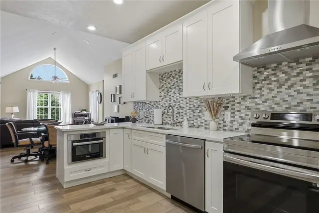 121 Canter Ln gallery image 7
