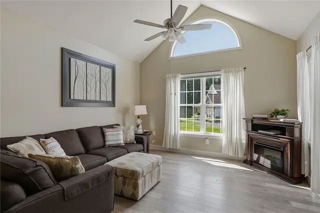 121 Canter Ln gallery image 9