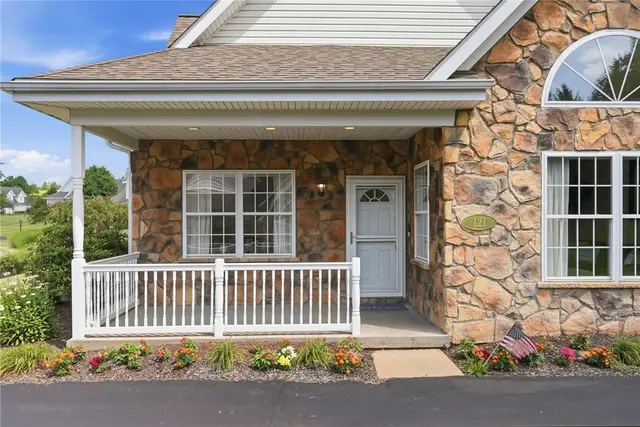 121 Canter Ln gallery image 15