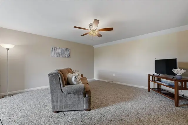 121 Canter Ln gallery image 19