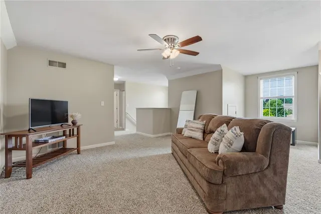 121 Canter Ln gallery image 34