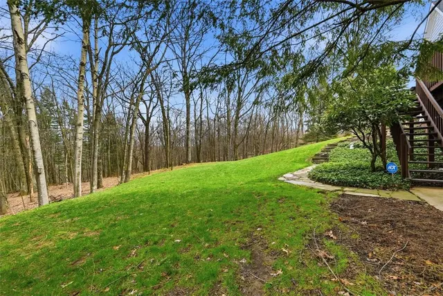 121 Drake Drive gallery image 22