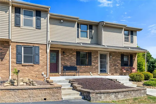 121 Forest Dr gallery image 10