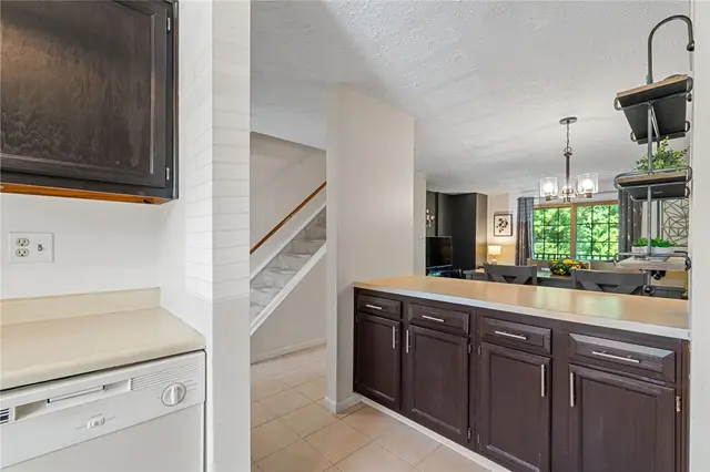 121 Forest Dr gallery image 13