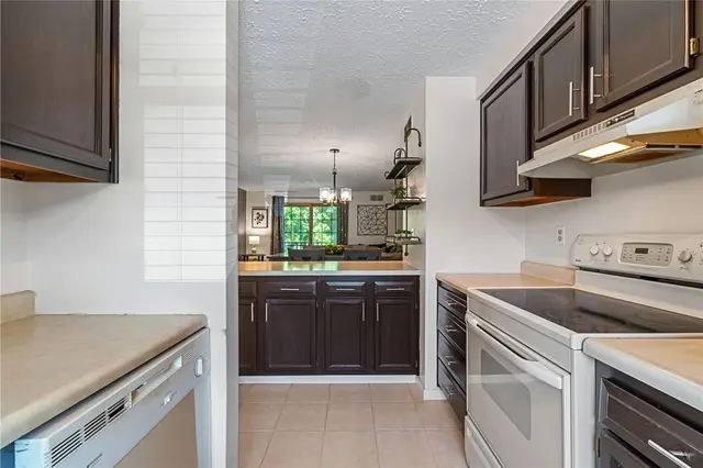 121 Forest Dr gallery image 35