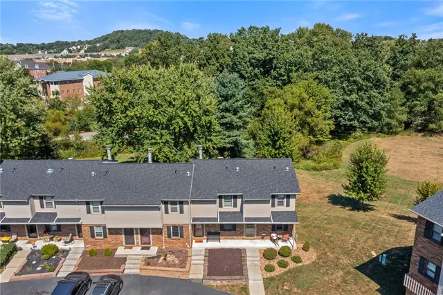 121 Forest Dr gallery image 38