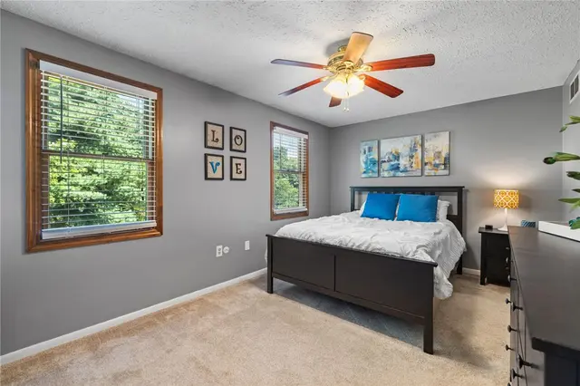 121 Forest Dr gallery image 41