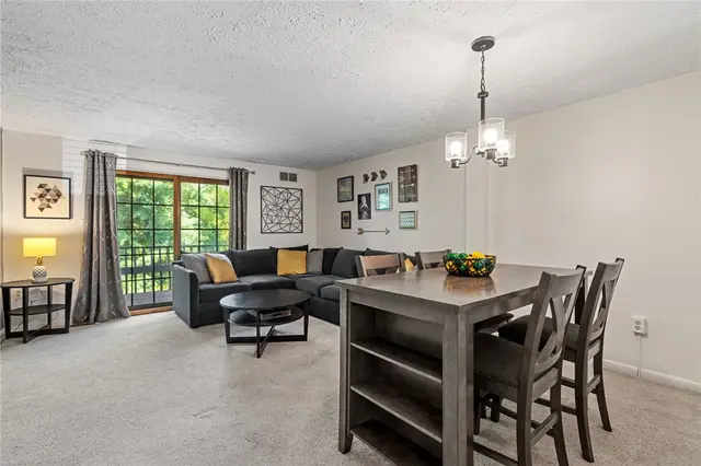 121 Forest Dr gallery image 43