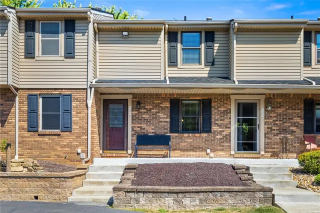 121 Forest Dr