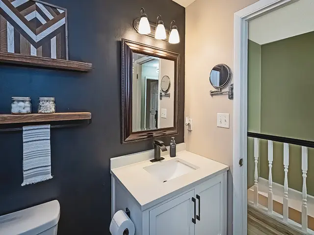 121 Hillvue Drive gallery image 4