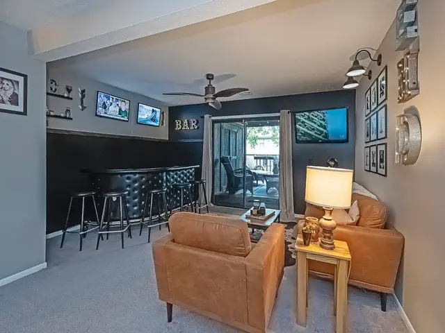 121 Hillvue Drive gallery image 5