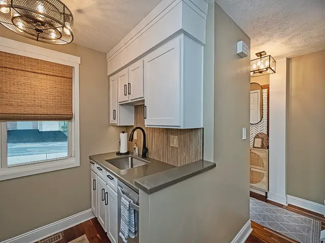 121 Hillvue Drive gallery image 12