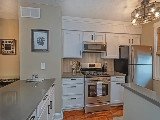121 Hillvue Drive gallery image 16