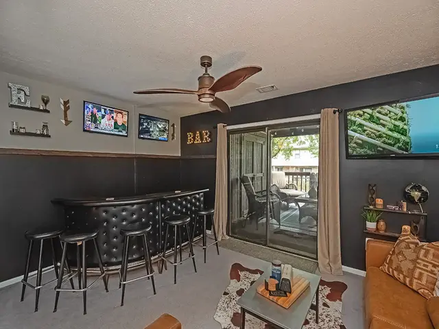 121 Hillvue Drive gallery image 17