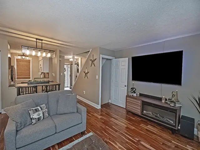 121 Hillvue Drive gallery image 22