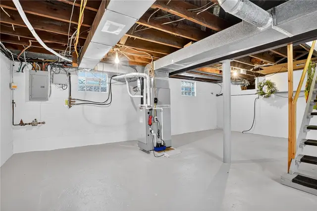 121 North Ave gallery image 12