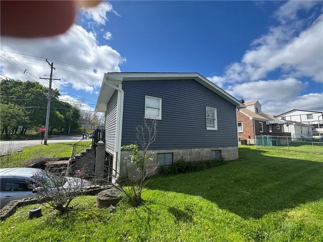 121 Oak Rd gallery image 18