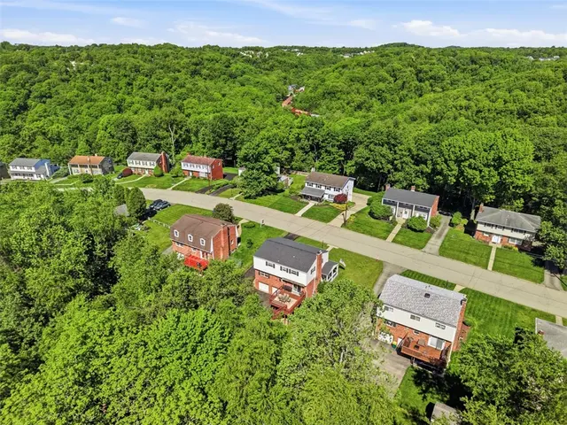 121 Point Vue Drive gallery image 50