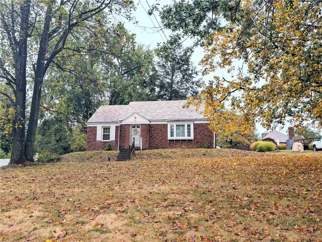 121 Richmond Cir gallery image 3