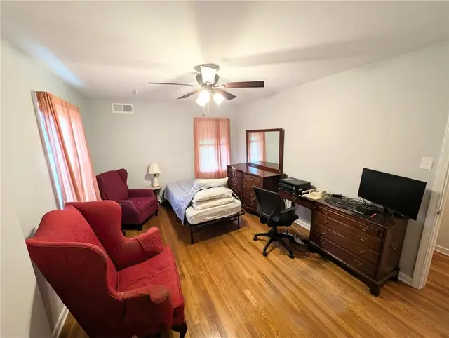 121 Richmond Cir gallery image 5