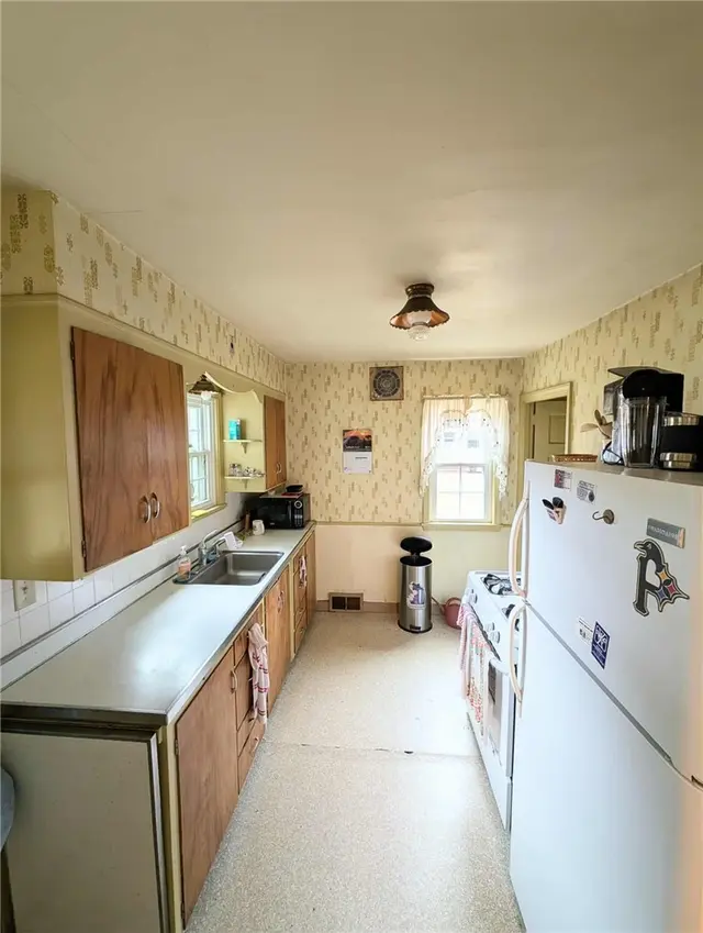 121 Richmond Cir gallery image 10
