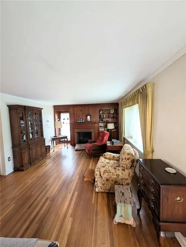 121 Richmond Cir gallery image 15