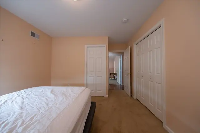 121 STEEPLECHASE CIRCLE gallery image 2