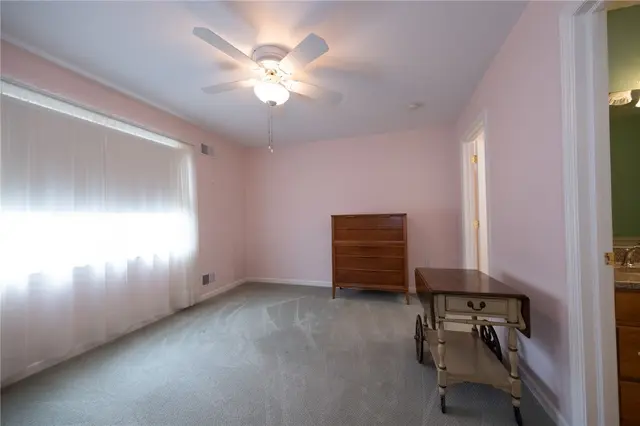 121 STEEPLECHASE CIRCLE gallery image 5
