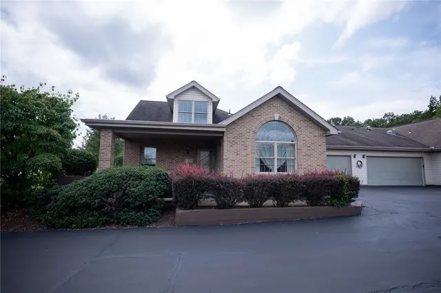 121 STEEPLECHASE CIRCLE gallery image 10